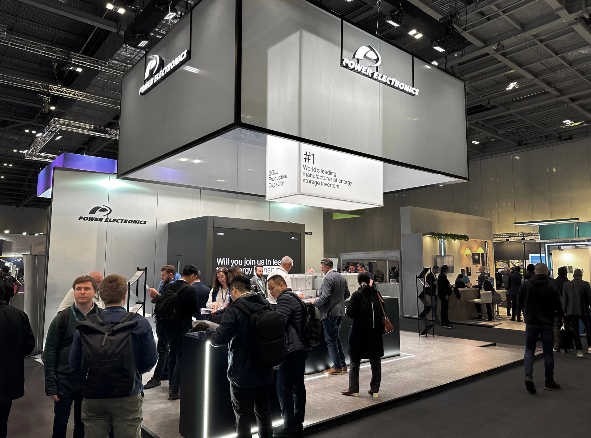 Power Electronics reafirma su dominio en el mercado europeo con su participación en Solar & Storage Live UK